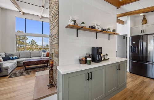 Prescott House | Mid Century Modern home in the boulders. Amazing views. 1 mile from downtown.