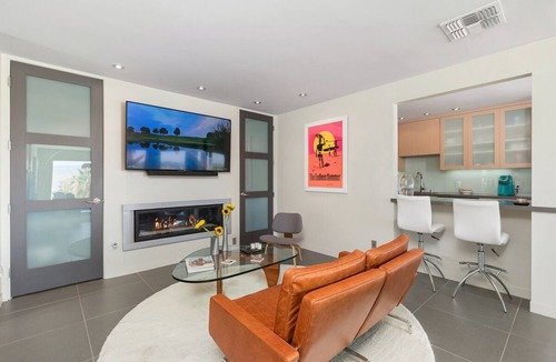 Araby Condo | Mid-Century View Condo in Historic Rimcrest