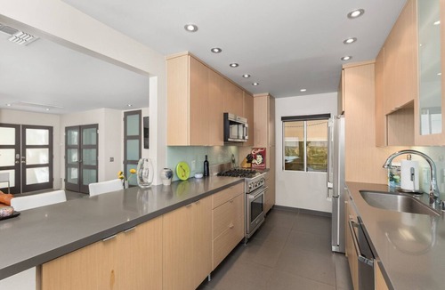 Araby Condo | Mid-Century View Condo in Historic Rimcrest