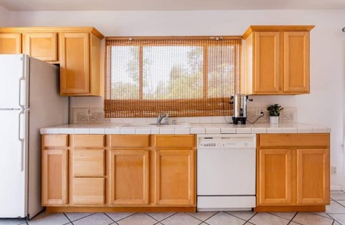 Miracle Mile House | Mid-Wilshire 2 story Farmhouse Pet-friendly Amazing. Location!