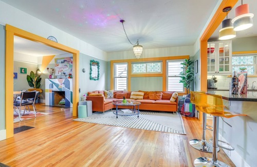 New Era Park House | Midtown Oasis | BBQ, Deck, Games & Artistic Vibes