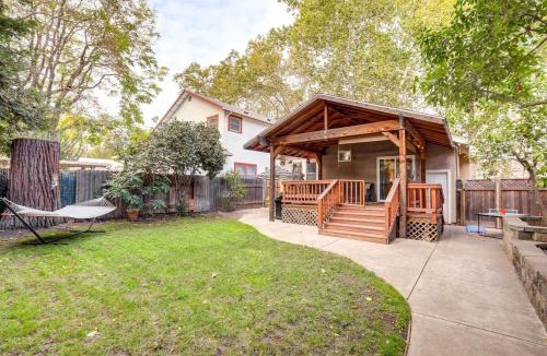 New Era Park House | Midtown Oasis - BBQ, Deck, Games & Artistic Vibes