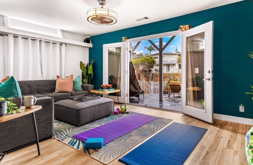 Townsite House | Mile to Beach! Pool Table & Hot tub! Pet Friendly!
