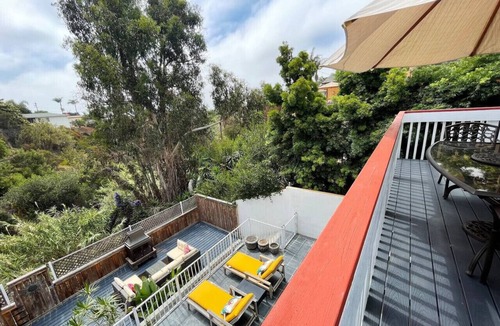 Townsite House | Mile to Beach! Pool Table & Hot tub! Pet Friendly!