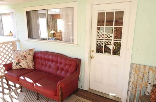 Julian House | Miners Choice 3 Bedroom on Main St TV WIFI Piano