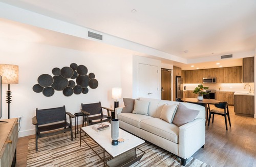 Menlo Park Apartment | Mint House Menlo Park by Kasa