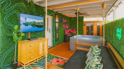 Scottsdale Estates Six Apartment | Minutes to Old Town & Stadium, Pool, Sauna, Gazebo, Hot Tub, Fire Pit, Sleeps 14