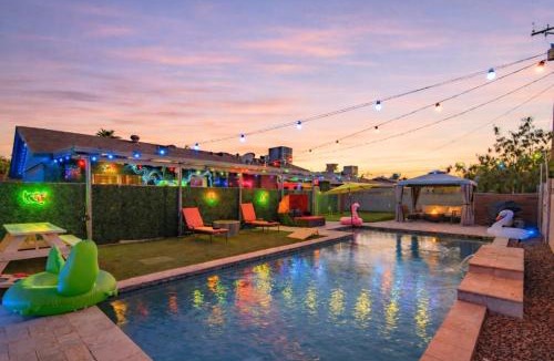 Scottsdale Estates Six Apartment | Minutes to Old Town & Stadium, Pool, Sauna, Gazebo, Hot Tub, Fire Pit, Sleeps 14