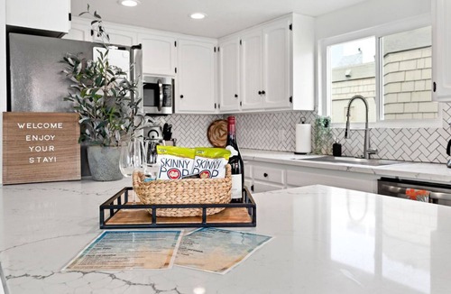 South Mission Beach Condo | Mission Beach gem, steps to the sand! 3br/2 ba