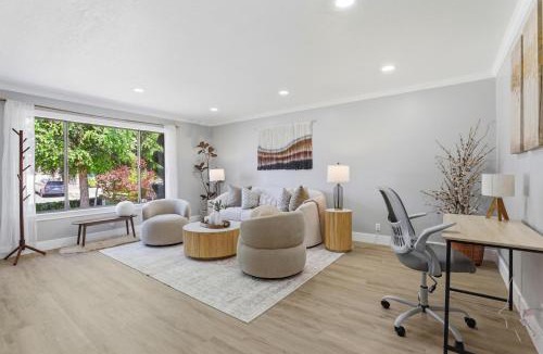 Dublin House | Modern 3BR Dublin - Office, Laundry & Private Yard