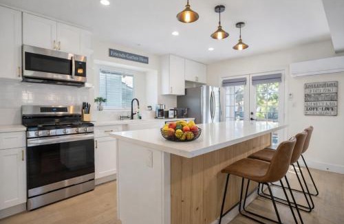 Downtown Los Angeles House | Modern 3BR Home Near USC, Museums & Coliseum
