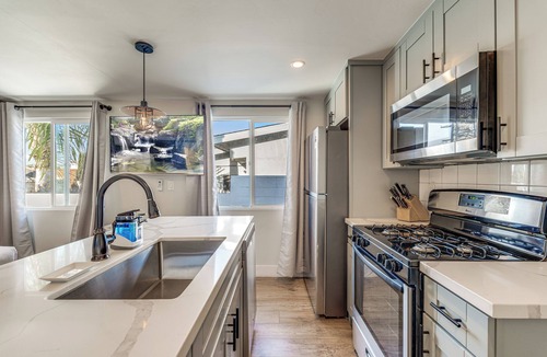 San Diego House | Modern 5-bedroom house in fabulous San Diego with Pool/hot tub