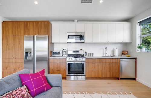 Valley Village Apartment | Modern Bird's Nest in Studio City