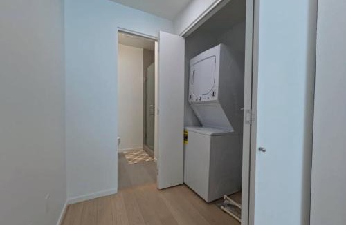 Land Park Apartment | Modern Brand New Stylish Fully Furnished Studio Close to Downtown