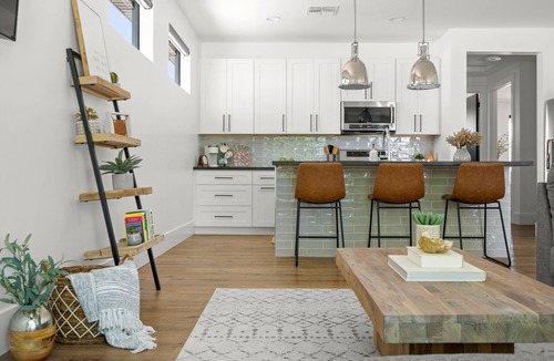 Peoria House | Modern, Bright Spacious Home ~