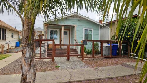 Logan Heights House | Modern Charming Steps From Downtown Family Friendly Gated Private Driveway Parking Conventions,Petco Park,Rady Shell, Gaslamp, Beaches, Zoo,Balboa Park