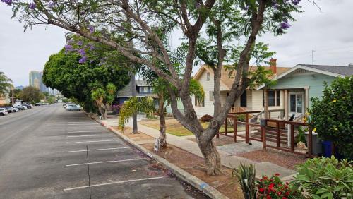 Logan Heights House | Modern Charming Steps From Downtown Family Friendly Gated Private Driveway Parking Conventions,Petco Park,Rady Shell, Gaslamp, Beaches, Zoo,Balboa Park