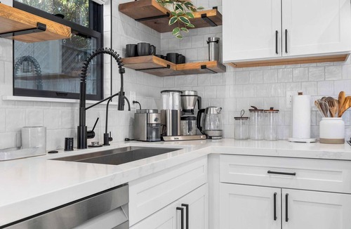 Eastside Santa Cruz House | Modern Coastal Escape - walking distance to beach!