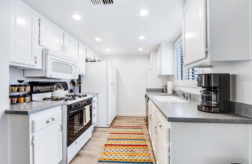 Canyon Corridor Apartment | Modern condo with mountain view, private balcony, pools
