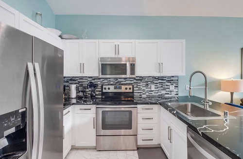 Downtown San Diego Condo | Modern & Cozy 1-bedroom condo with AC in serene San Diego