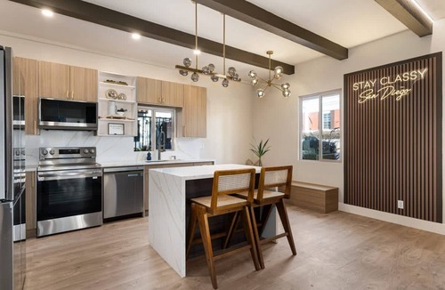 Bankers Hill Apartment | Modern Elegance in Banker's Hill San Diego