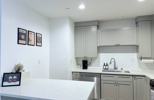 Midway City House | Modern Family Haven - Minutes from Disney Magic/Knotts and Saigon