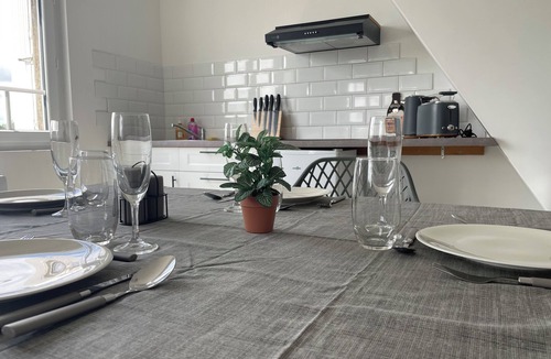 Montrichard Apartment | Modern apartment near Beauval zoo and castles