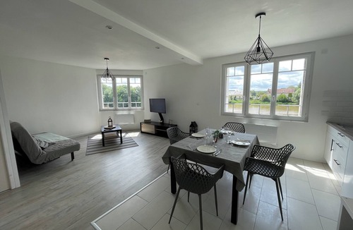 Montrichard Apartment | Modern apartment near Beauval zoo and castles