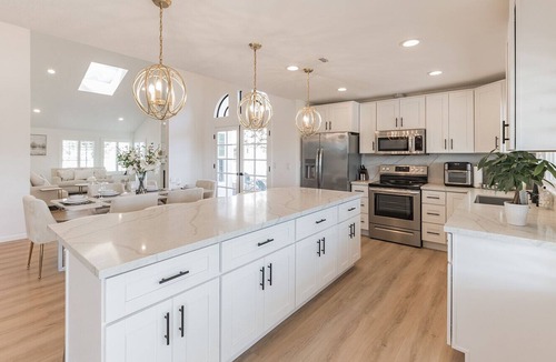 Rancho Bernardo House | Modern home in Bernardo Heights with club house amenities!