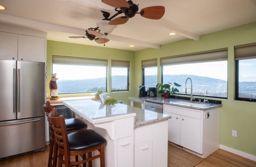 Glen Ellen Villa | Modern Italian Villa with Infinity Pool & Panoramic Views