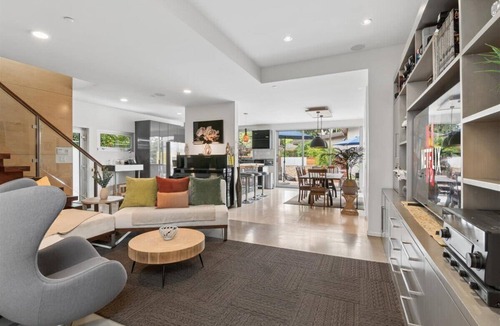 Carlson Park House | *Modern LUX* | Walkable | Firepit | Theater | BBQ