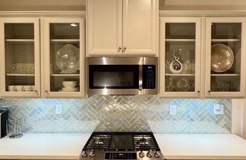 Nut Tree House | Modern Luxurious 3BR Retreat near Napa+SAC+SF