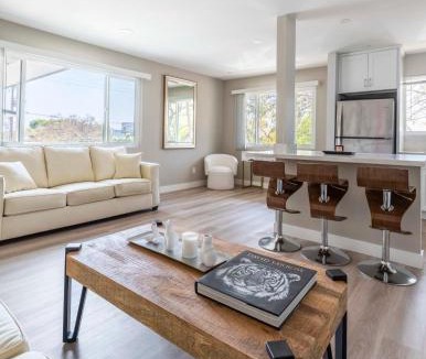 West Hollywood Apartment | Modern Luxury Apartment WeHo Boys Town