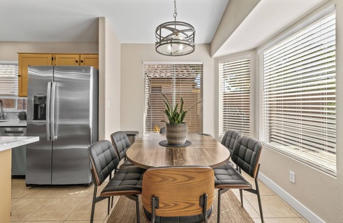 Avondale House | Modern Luxury Escape in Avondale Near Stadium & Dining 4 BR Retreat Sleeps 8