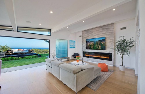 Malibu House | Modern Oceanview Gem with Saltwater Pool & Spa