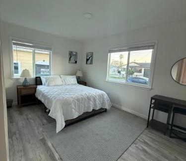 Southwest Annex House | Modern retreat in Richmond Near SF & Berkeley