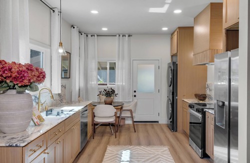 Midway City House | Modern Retreat Near Disneyland: Prime Location