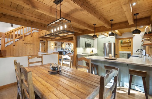 Flagstaff Cabin | Modern Rustic Cabin – Whispering Pines, Wildlife, Trails, 5-Acres & Starry Skies