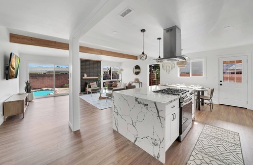 Fullerton House | Modern Spacious Disney Arcade Pool House