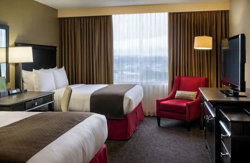 Little Tokyo Hotel | Modern Stay Close to Civic Center: Two Urban Accommodations