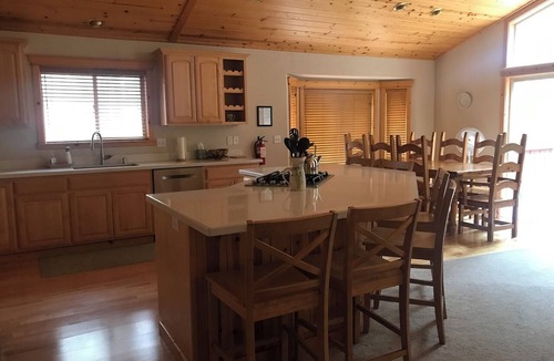 Truckee Cabin | Modern Tahoe Donner Open Living Rm,Pool Table, Lg Backyard