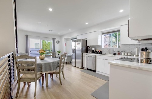 North Hollywood Apartment | Modern Townhouses in Studio City