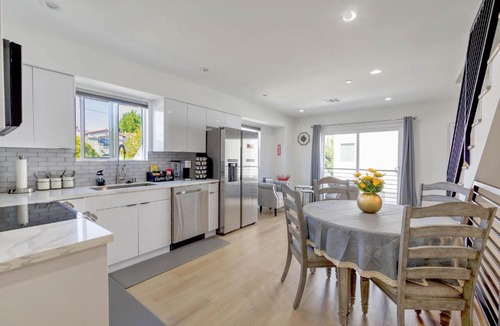 North Hollywood Apartment | Modern Townhouses in Studio City