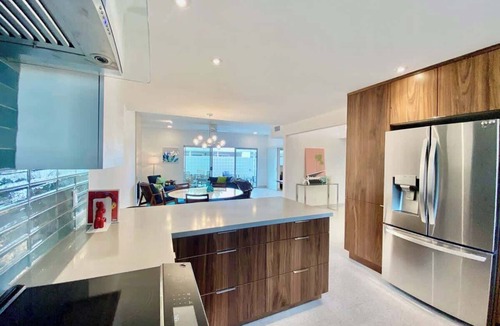 Canyon Corridor Condo | Modern Treat: Stunning Remodeled Townhome
