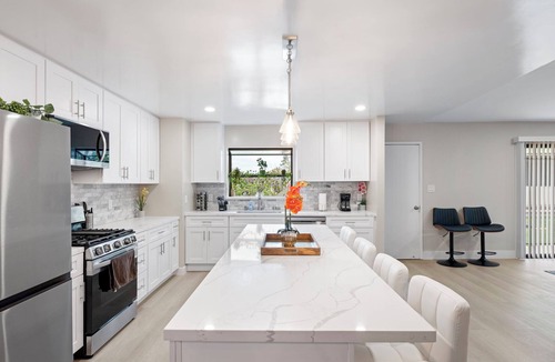 Vallejo House | Monthly 4BD 2.5BR Home w Gorgeous View, Heated Pool, Billiards, 65' tv, Games +