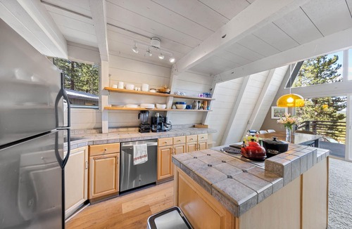 Truckee House | Monthly Lease - Nordic Retreat by Tahoe Getaways-2 BR at Tahoe Donner -w/Hot Tub