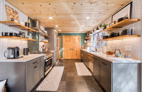Truckee House | MONTHLY LEASE Owl's Nest By Tahoe Getaways - Tahoe Donner w HOA Access