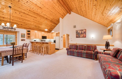 Truckee House | Monthly Lease - Rosepine Retreat by Tahoe Getaways- 3BR at Tahoe Donner