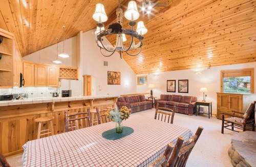 Truckee House | Monthly Lease - Rosepine Retreat by Tahoe Getaways- 3BR at Tahoe Donner