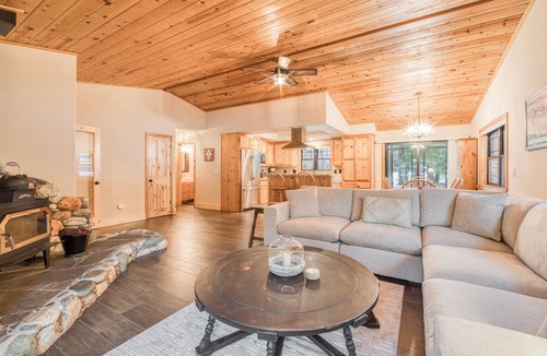 Truckee House | Monthly Lease - Sweet Retreat at Tahoe Donner by Tahoe GetawaysPet Friendly w/HOA